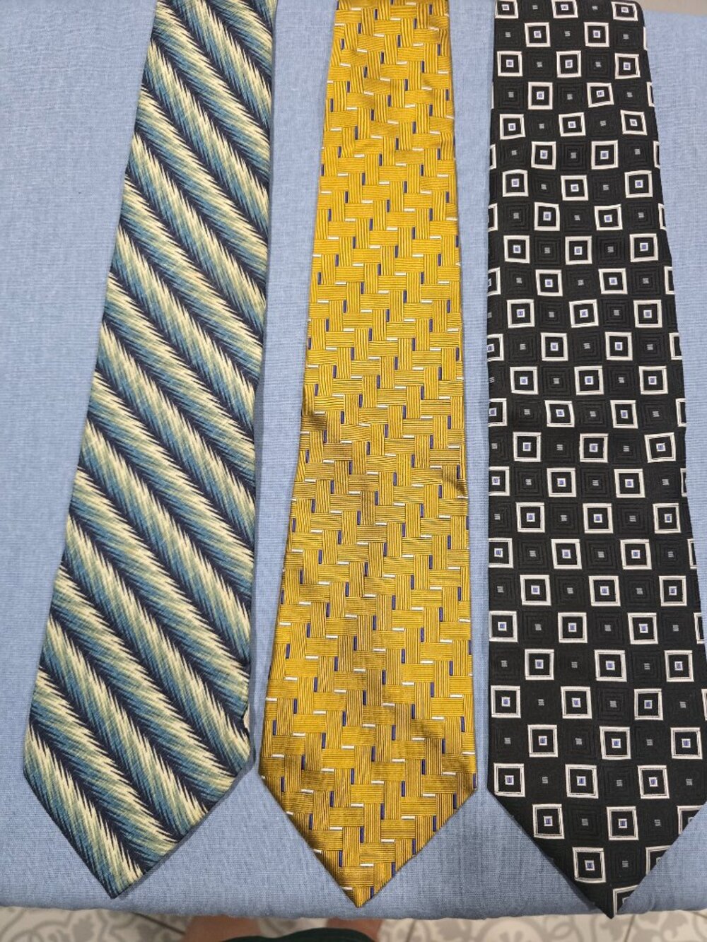 Bundle of 3 ties